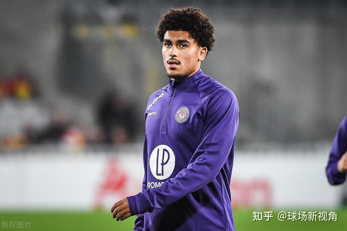 赛前深圳男篮调整名单以备法甲，造点机会环节打磨，话题不断，球探报告显示潜力